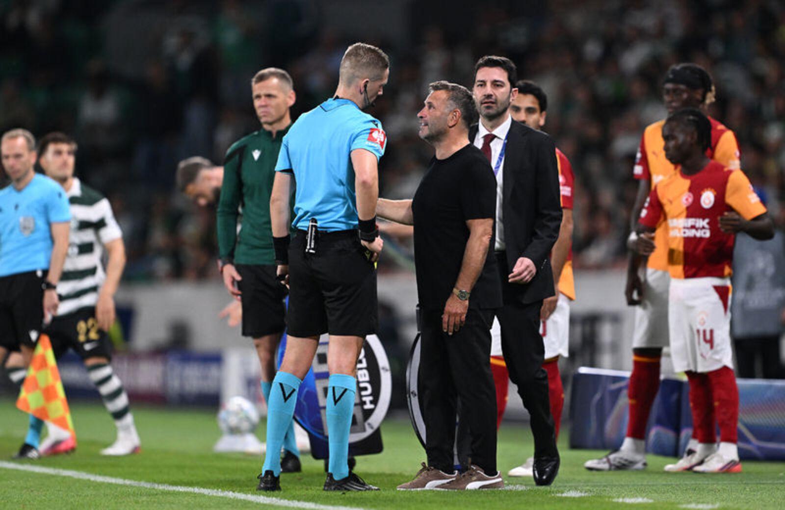 Okan Buruk, Norveçli hakem Espen Eskas ile tartışırken
