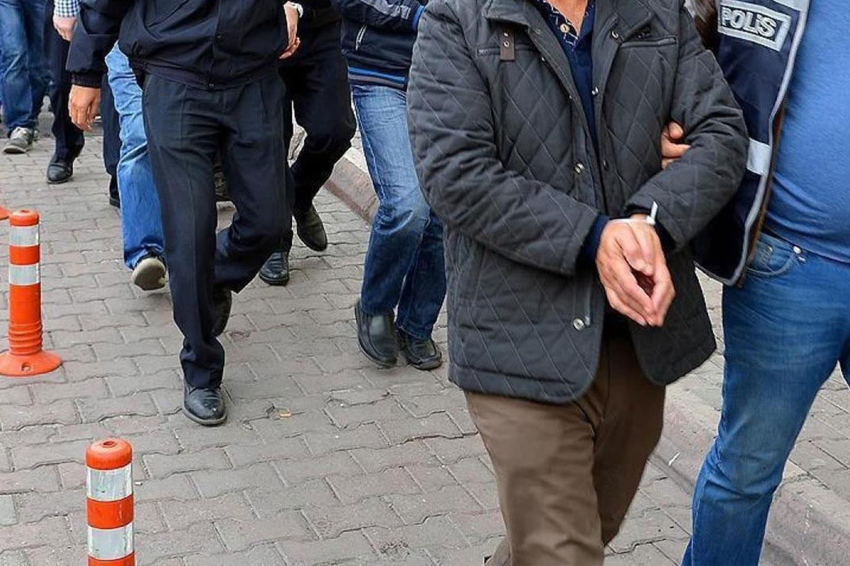 GÖVDE ADAYI 3 — Sondakika.com'un aynı operasyon haberinde kullandığı görsel; farklı kaynaktan operasyon/dolandırıcılık temalı fotoğraf.