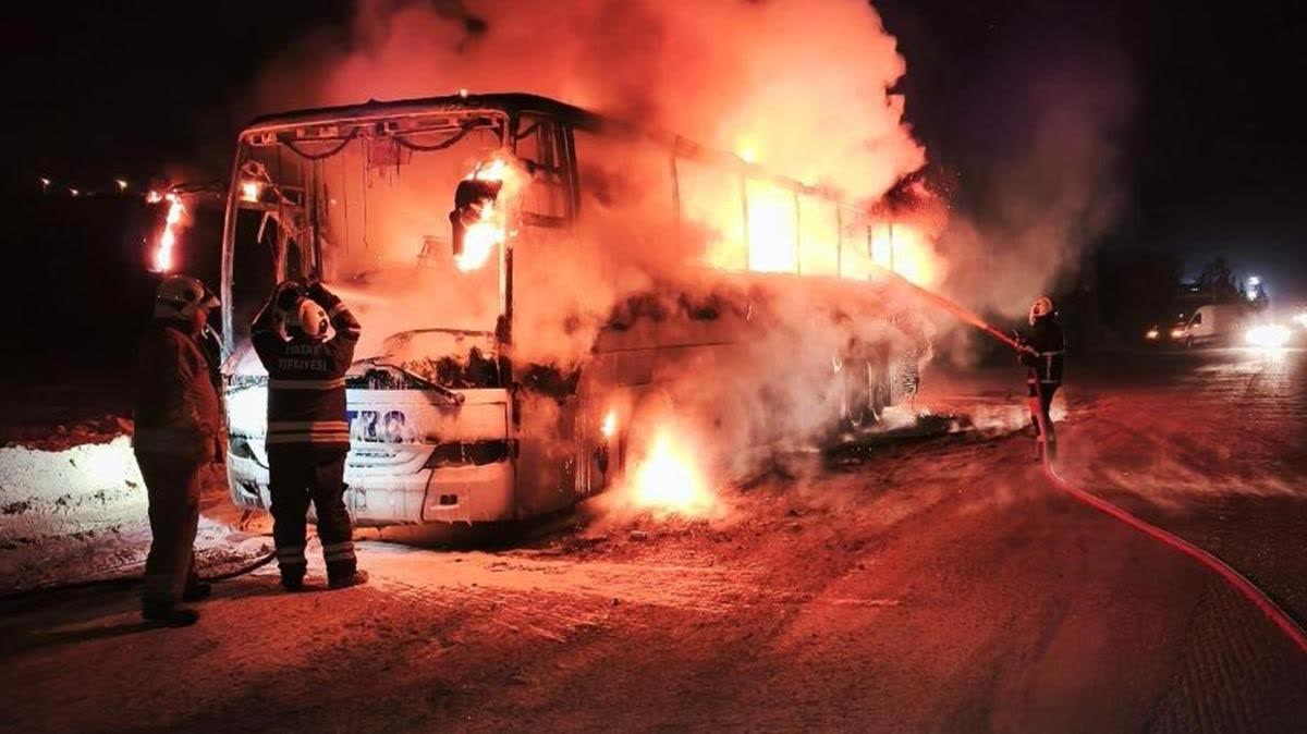 Hatay'da seyir halindeki otobüs Maraşboğazı'nda alev topuna döndü: İçinde kimler vardı?