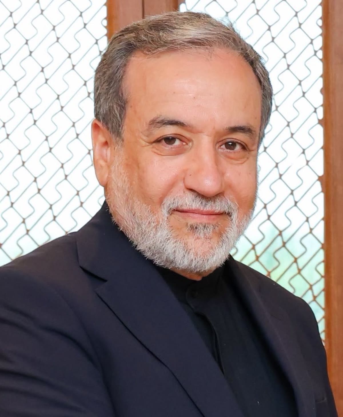 İran Dışişleri Bakanı Abbas Arakçi (kapak)