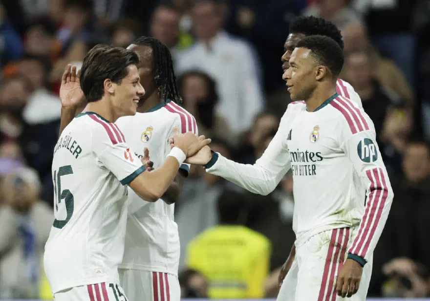 İspanya'da Real Madrid'in Sevilla'yı farklı geçtiği maçta Arda Güler'in sol ayağından çıkan o vuruş Bernabéu'y