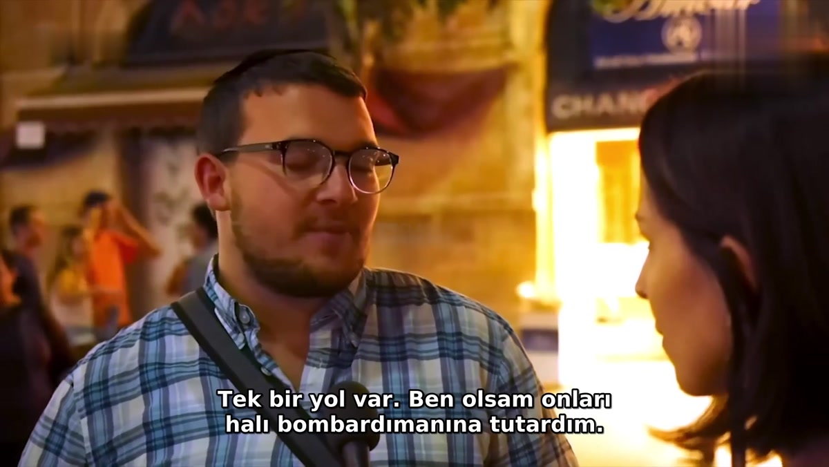 Abby Martin'in 2016'da İsrail'de çektiği röportajda konuşan genç: Tek bir yol var, onları halı bombardımanına tutardım