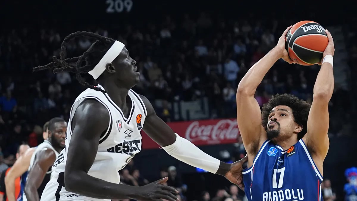 İstanbul'da Anadolu Efes - Beşiktaş derbisi bitti: Pablo Laso'nun ilk EuroLeague Türk derbisinde fark nerede a