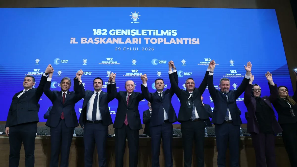 İstanbul Ataşehir'de 6 CHP'li meclis üyesi AK Parti'ye geçti, İBB Meclisi'nde fark öyle bir rakama düştü ki
