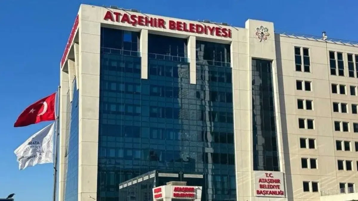 İstanbul Ataşehir'de Başkanvekili Murat Güneş hakime çıktı: hediye kartı, döviz ve çöp konteyneri kimleri içer