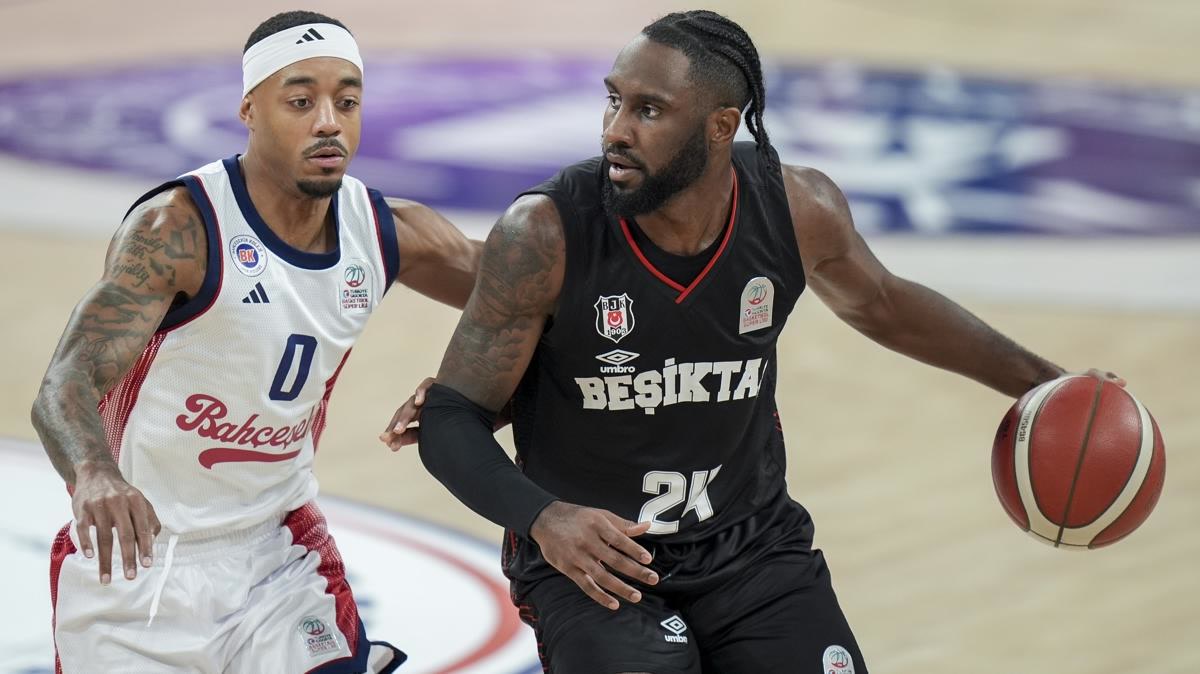İstanbul'da Bahçeşehir Koleji - Beşiktaş maçı üçüncü periyodu 71-71 bitirdi: son çeyrekte kim koptu?