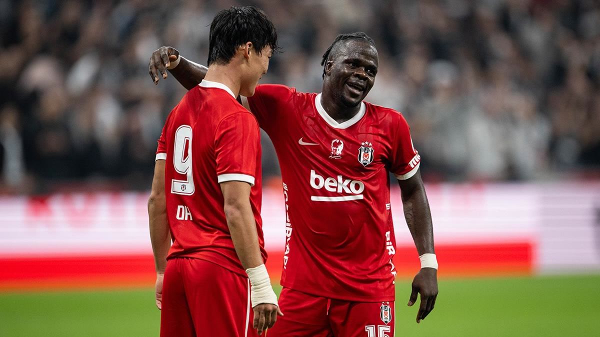 İstanbul'da Beşiktaş - Başakşehir maçı 76. dakikaya kadar golsüzdü: Hyeon-gyu Oh ve Olaitan devreye girince ne