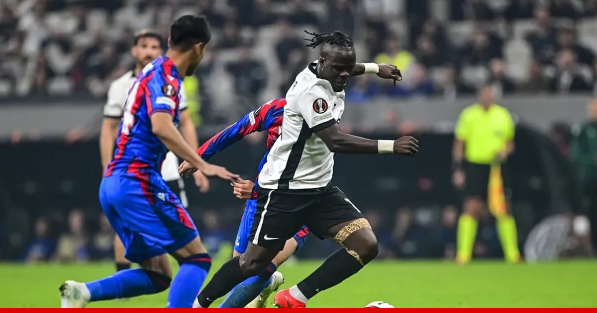 İstanbul'da Beşiktaş Crystal Palace FC maçında Ümit Akdağ 77'de kırmızı gördü: Dolmabahçe'de son bölüm nasıl g