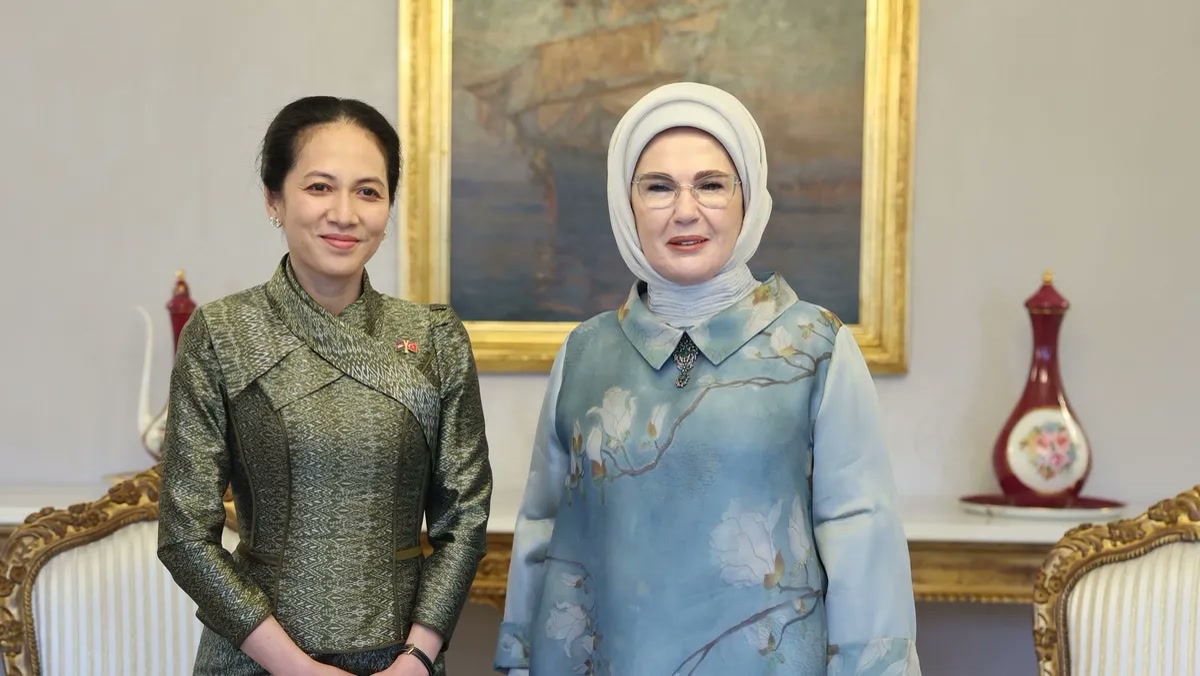 İstanbul Beşiktaş'ta Kamboçya Başbakanı Hun Manet Dolmabahçe'de Recep Tayyip Erdoğan'la görüştü, masada 'asker