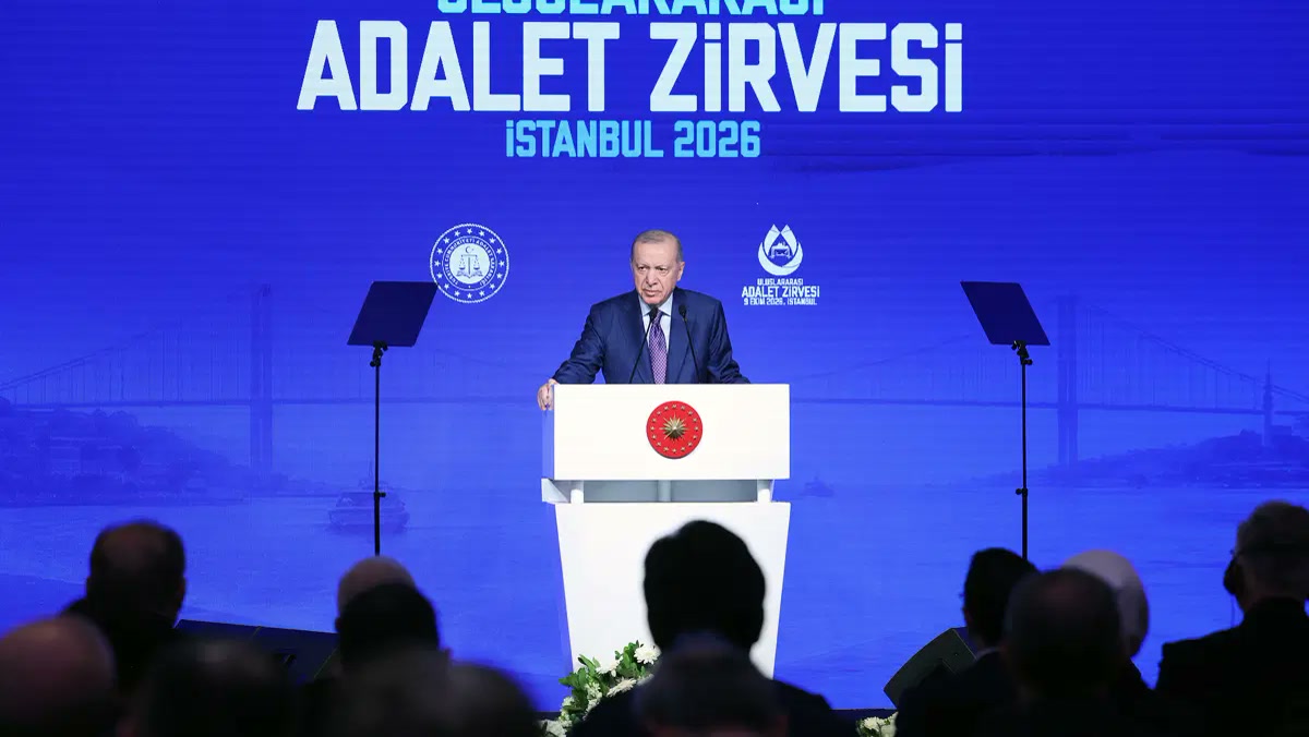 İstanbul Beşiktaş'ta Uluslararası Adalet Zirvesi: Recep Tayyip Erdoğan “ağır yaralı” dedi, Gazze'de ateşkesten