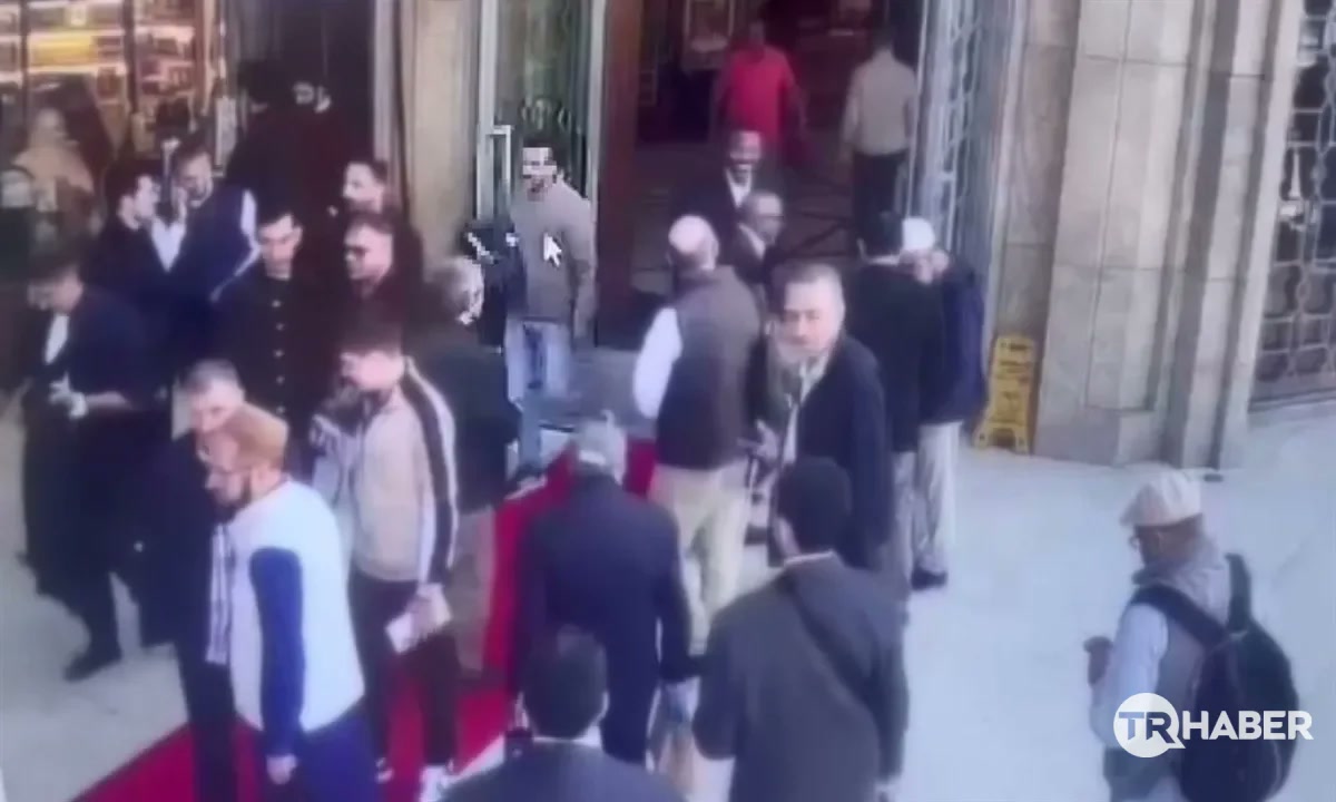 İstanbul Beyoğlu'nda camide döviz çalan hırsız 24 iş yerinin kamerasında öyle bir iz bıraktı ki