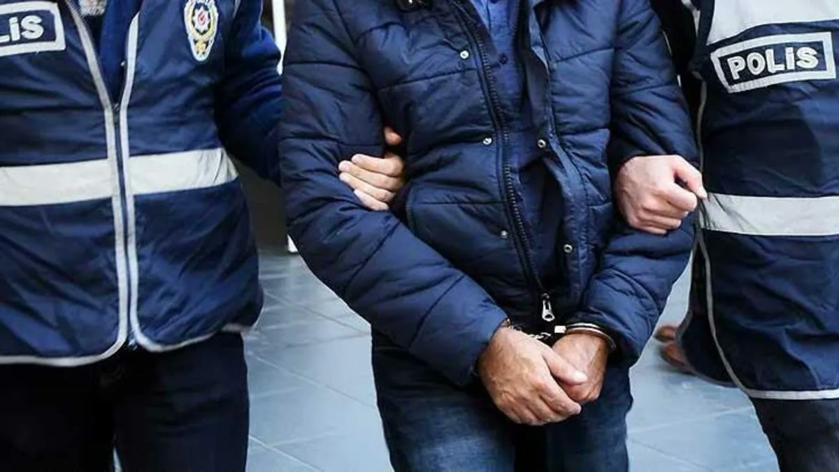 İstanbul'da change araç şebekesi: hasarlı arabaların şasi numarası değiştirilip 61 araç satıldığı iddia edildi