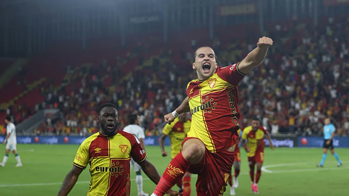 İstanbul Esenyurt'ta Eyüpspor - Göztepe maçı bu akşam 20.00'de, ikisi de 3 puanda ve dipten tek biri çıkabilir