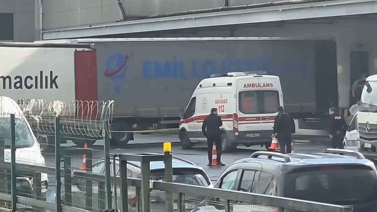İstanbul Esenyurt'ta iş kazası: Market deposunda iki TIR'ın arasında kalan şoför, o sabah aracından neden inmi
