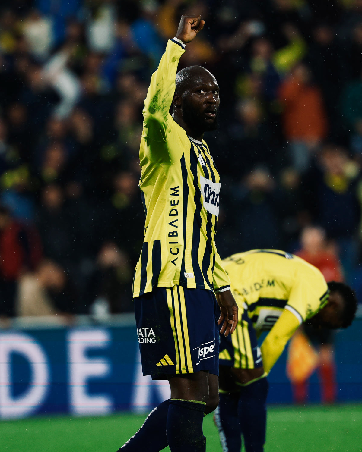 İstanbul Kadıköy'de Fenerbahçe - Alanyaspor maçında Greenwood'un penaltısı kurtarıldı, ağlara giden üç top say