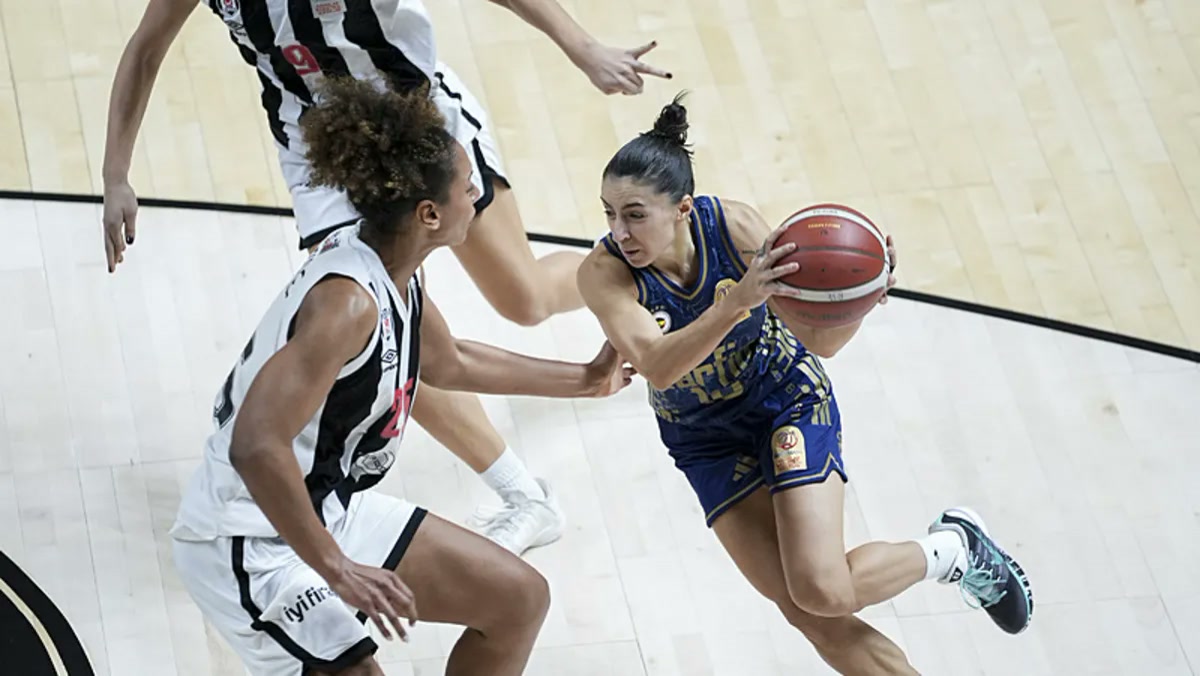 İstanbul'da kadınlar basketbol derbisi: Beşiktaş BOA - Fenerbahçe Tarfin maçında 40 maçlık serinin kaderi üçün