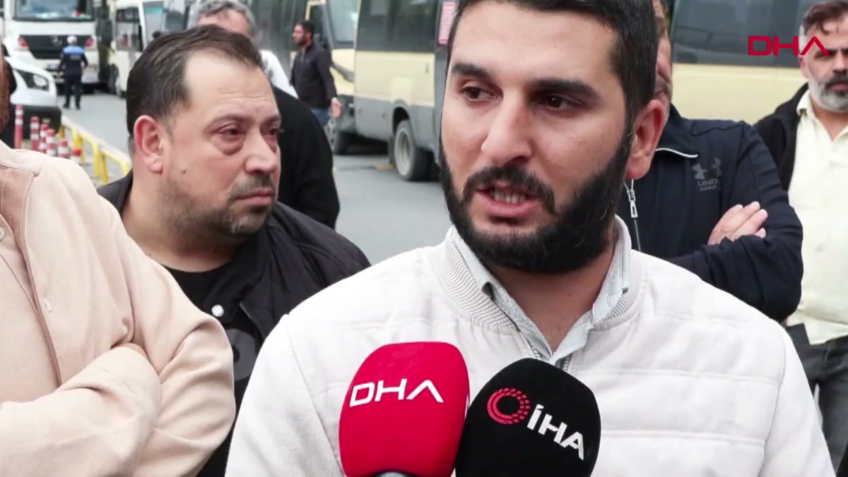 İstanbul'da minibüsçüler İBB önünde kontak kapattı: 'Metro geldikçe biz bittik' diyen A-47 hattında 31 araçtan