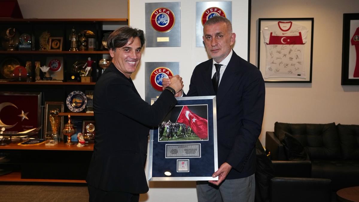 İstanbul'da Montella'ya plaketli veda: TFF'nin iki maçlık teknik direktör formülünde öyle bir isim geçiyor ki