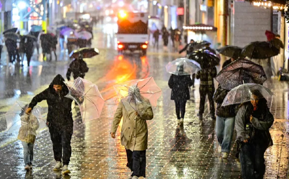 İstanbul'da pastırma sıcakları ne zaman başlayacak? Cumartesi sağanak uyarısı sürerken Meteoroloji'nin tahmini