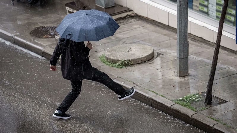İstanbul'da pastırma sıcakları ne zaman başlayacak? Cumartesi sağanak uyarısı sürerken Meteoroloji'nin tahmini