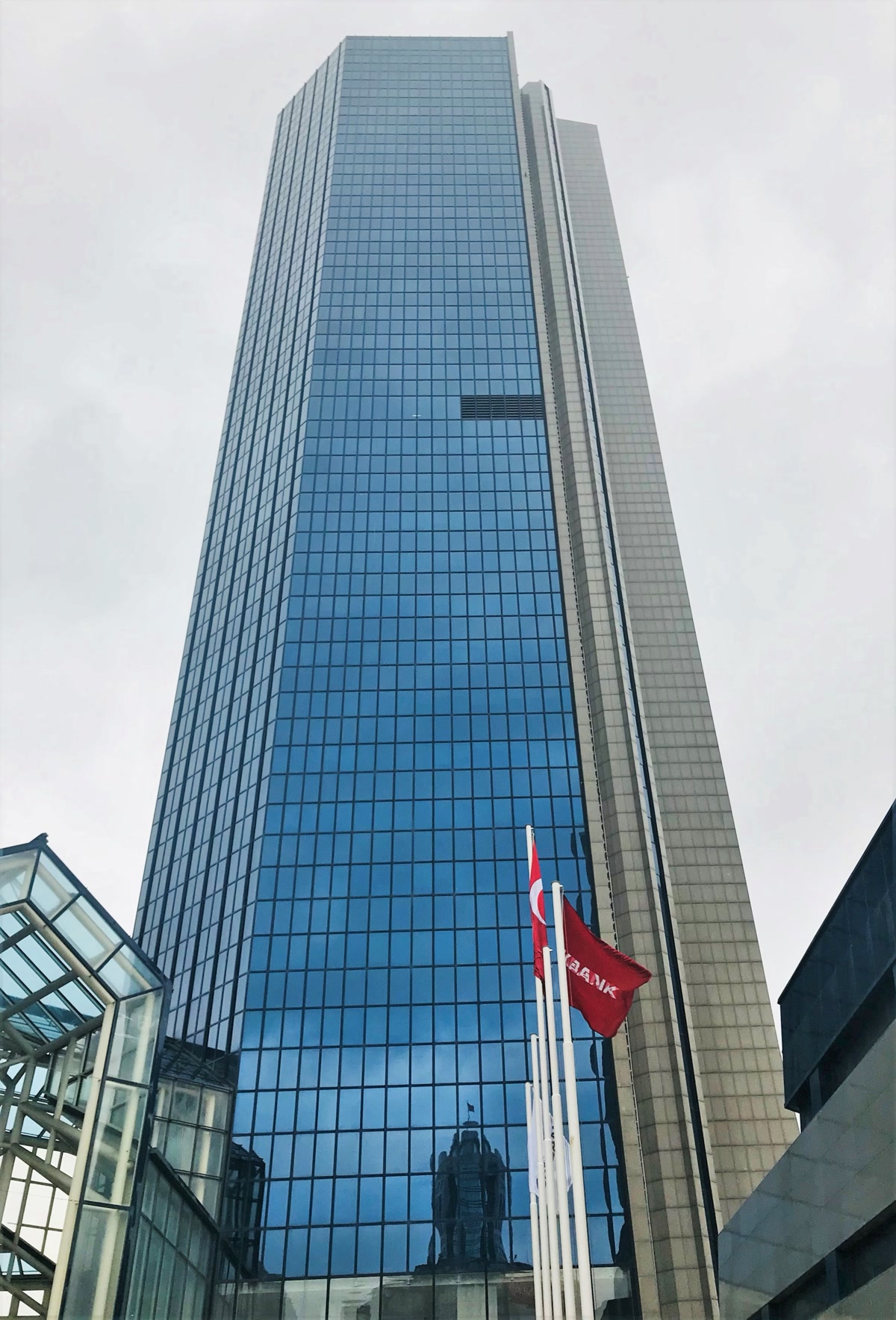 İstanbul'da Sabancı Holding geri alım hamlesiyle dikkat çekti: kasadan çıkan rakam hangi isme gitti