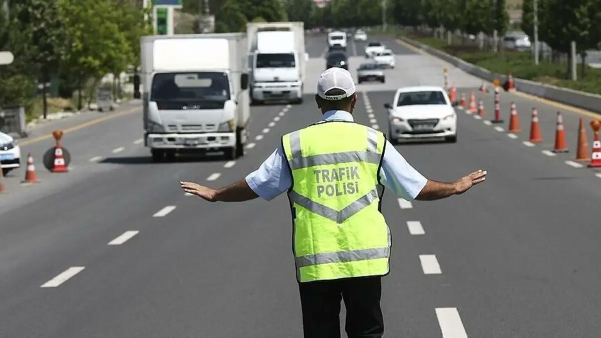 İstanbul'da 4 Ekim Pazar sahil yolu 6 saat kapalı: Yenikapı–Sarayburnu hattında trafiği durduran şey ne?