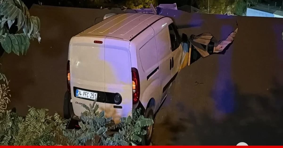 İstanbul Sarıyer'de yokuştan kayan otomobil öyle bir yere savruldu ki