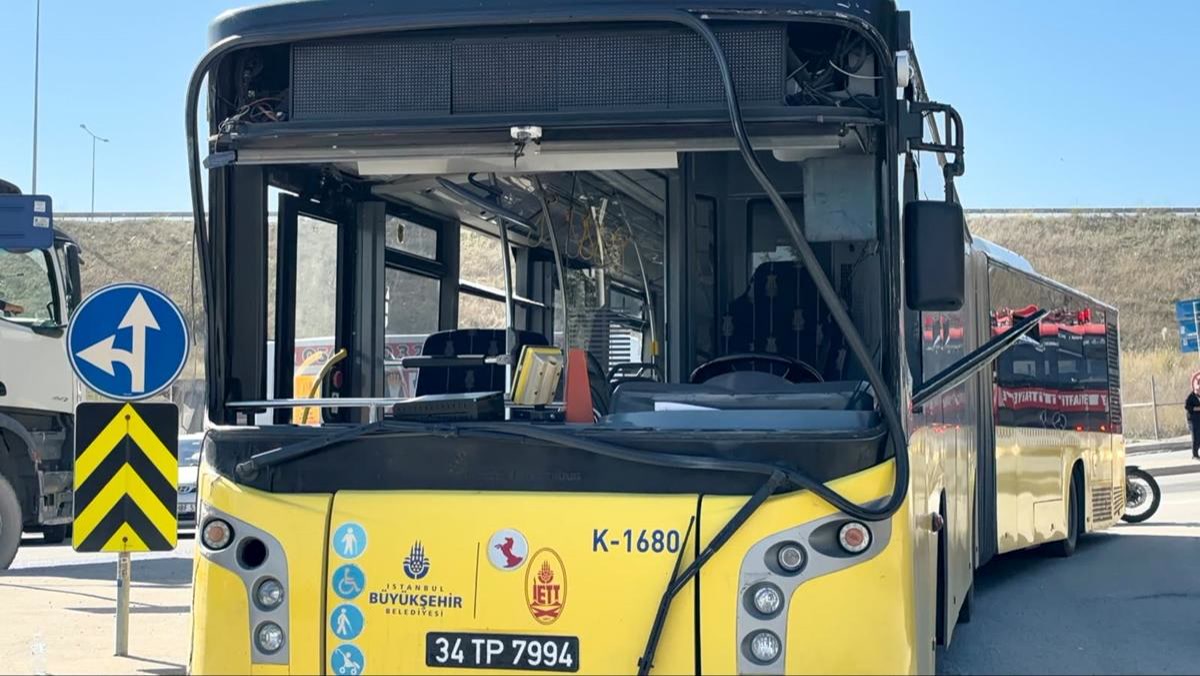İstanbul Sultangazi'de İETT otobüsü kontrolden çıktı İçindekiler ne yaşadı?