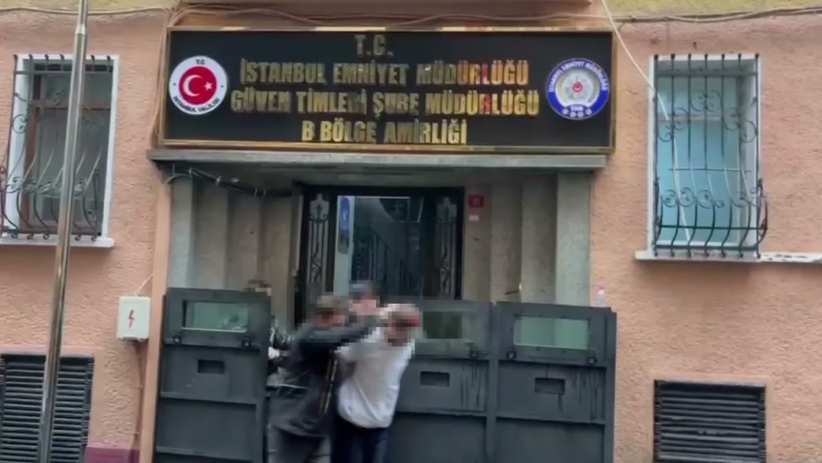 İstanbul Beyoğlu'nda Taksim'deki Gezi Parkı'nda uyuyanın telefonunu sürünerek çalan hırsız sonra ne oldu?