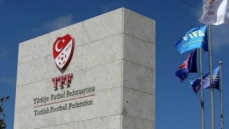İstanbul'da TFF Başkanı İbrahim Hacıosmanoğlu'nun masasında olağanüstü genel kurul seçeneği var, hakem atamala