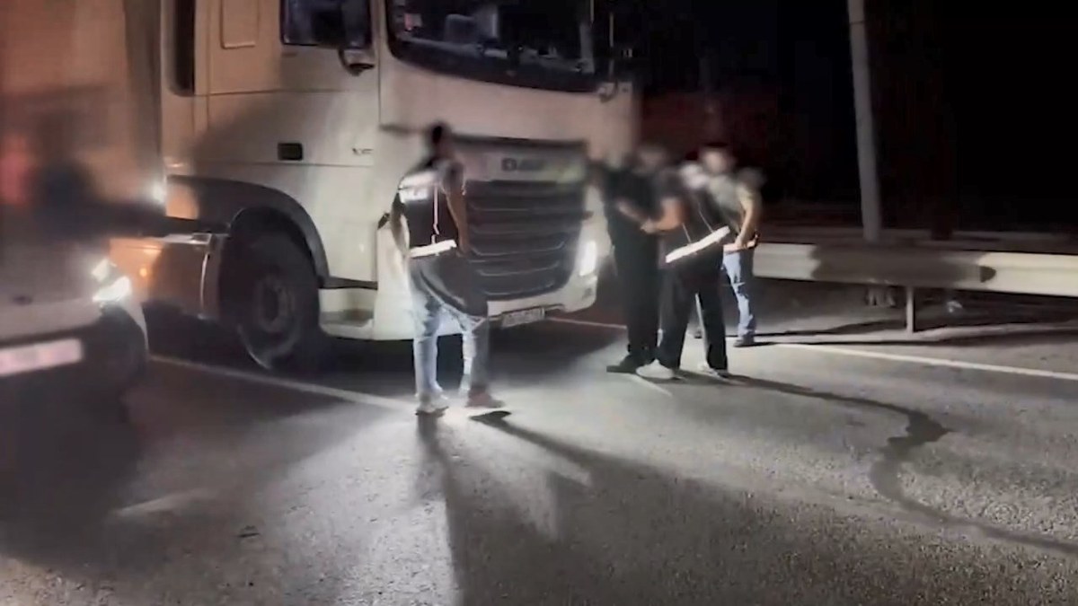 İstanbul'a giren bir TIR'ın yakıt deposu açılınca narkotik ekipleri gözlerine inanamadı: İçeriden çıkan 224 kilogram herkesi dondurdu