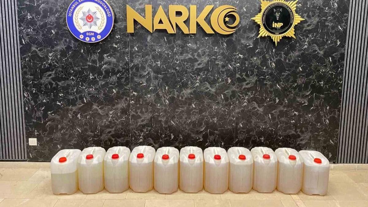 İstanbul'a giren bir TIR'ın yakıt deposu açılınca narkotik ekipleri gözlerine inanamadı: İçeriden çıkan 224 kilogram herkesi dondurdu