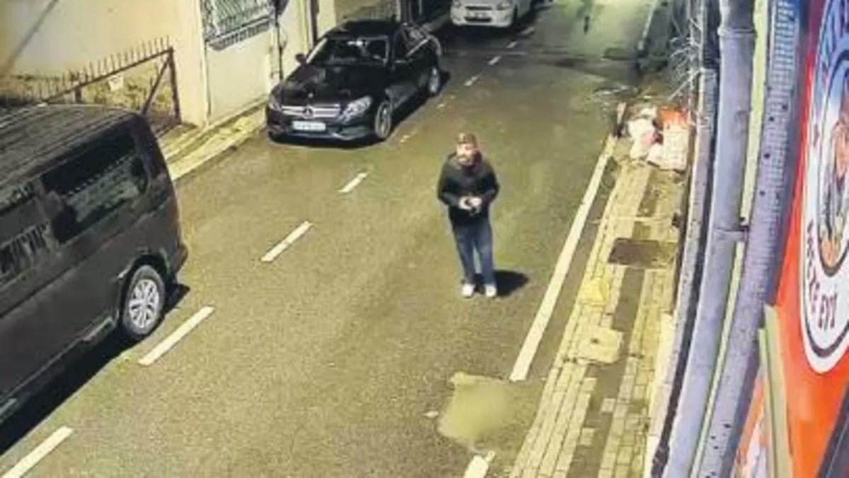 İstanbul Üsküdar'da polis diye gelen dolandırıcılar 79 yaşındaki emekliden 15,5 milyon lirayı öyle bir bahaney