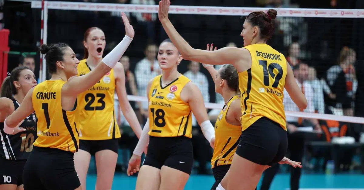 İstanbul'da VakıfBank-Eczacıbaşı derbisinde ilk iki set kaybedildi: salon sustu, sonra öyle bir geri dönüş yaş