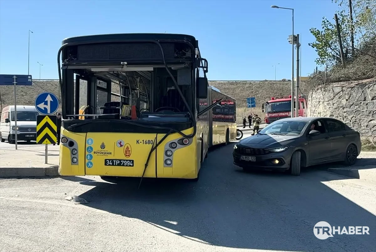 İtalya'da 50 kent Filistin için yürüdü, İstanbul'da Beyazıt'tan Ayasofya'ya yürüyenler ellerini neden beyaz el