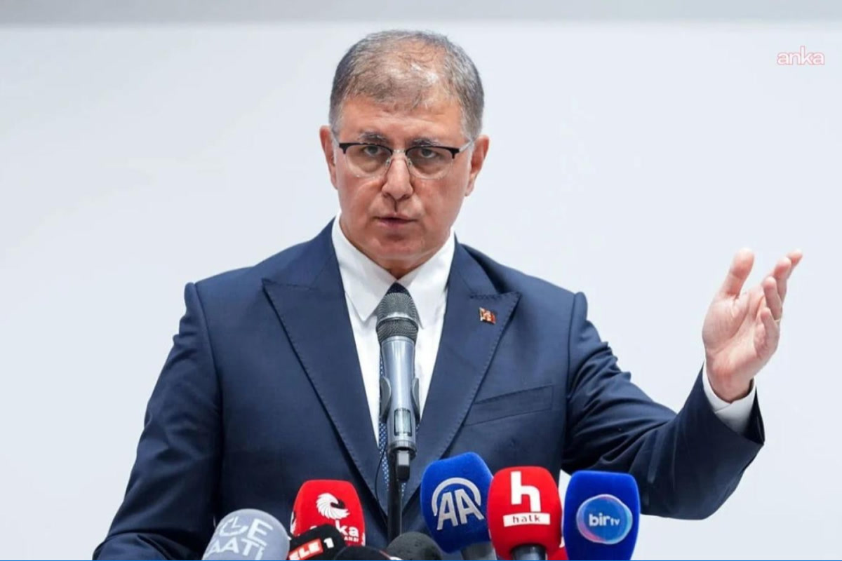 İzmir'de Cemil Tugay için “AK Parti'ye geçiyor” kulisi: Rozet tarihi konuşuluyor, telefonlar kapalı deniyor Pe