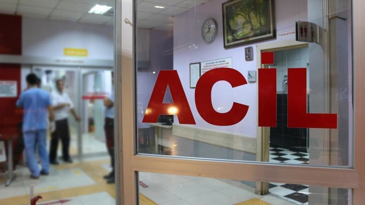 İzmir'de 80 işçi peş peşe kustu: Kemalpaşa'da gıda zehirlenmesi şüphesi öyle bir yemek firmasına dayandı ki