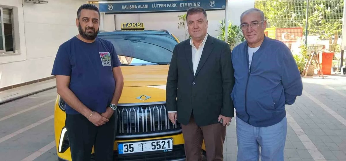 İzmir Konak'ta ilk Togg taksi durağa girdi: Esnaf Odası Başkanı Erkan Özkan 150 bin taksi için ne istedi?