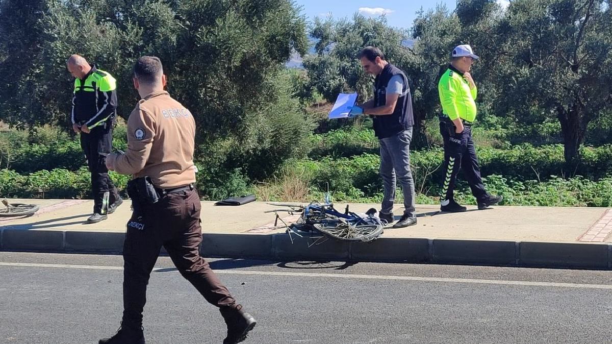 İzmir Ödemiş'te bisikletiyle yol alan 65 yaşındaki adamın arkasından gelen pikap öyle bir ana imza attı ki