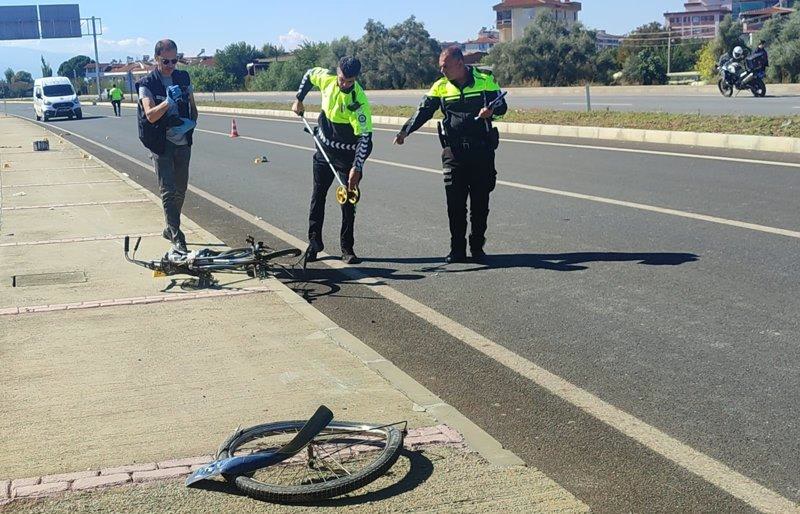 İzmir Ödemiş'te bisikletiyle yol alan 65 yaşındaki adamın arkasından gelen pikap öyle bir ana imza attı ki