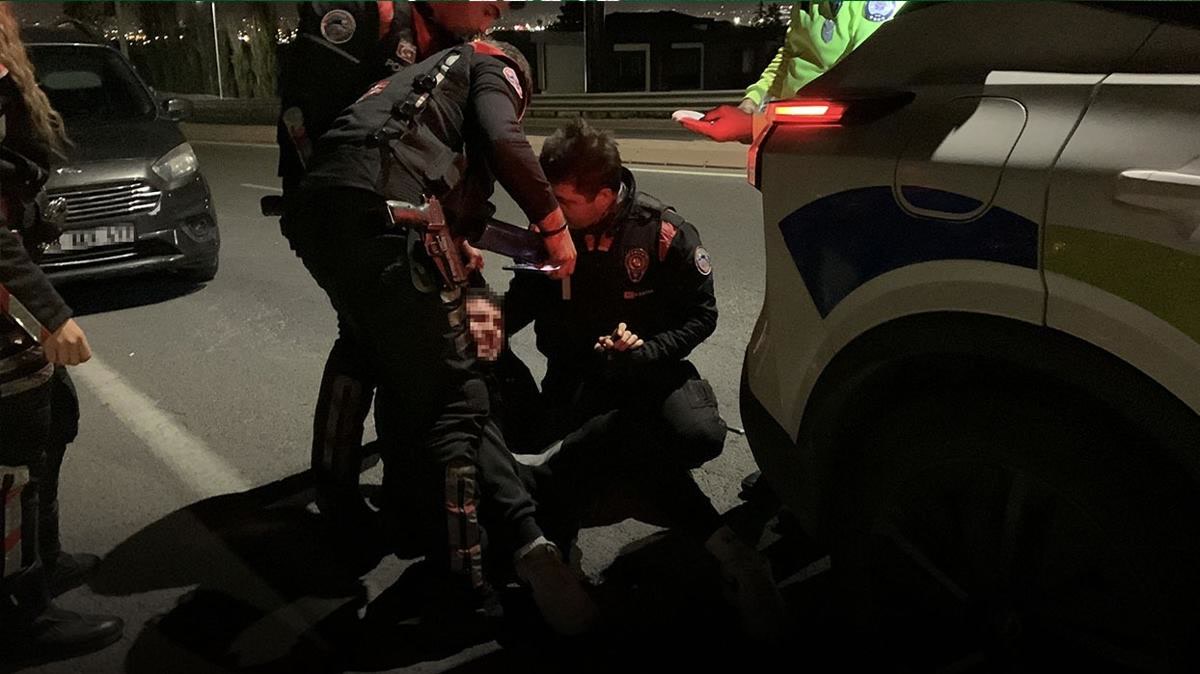 Kayseri'de dur ihtarına uymayan 17 yaşındaki ehliyetsiz sürücü makbuzdaki rakamı görünce sinir krizi geçirdi: 