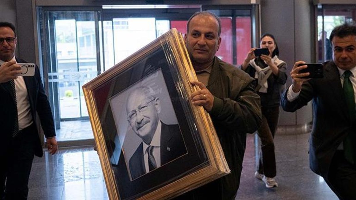 CHP'de kurultay hesapları kızıştı: Kemal Kılıçdaroğlu aday olacak mı sorusuna 81 il başkanından tek ses çıktı, ama genel başkanın kendi yanıtı bambaşka