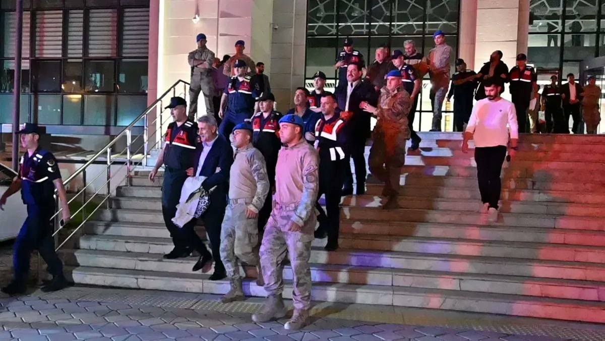 Kırıkkale'de Yahşihan Belediyesi soruşturmasında tutuklu sayısı 16'ya çıktı; listede Bodrum'da yatına el konul