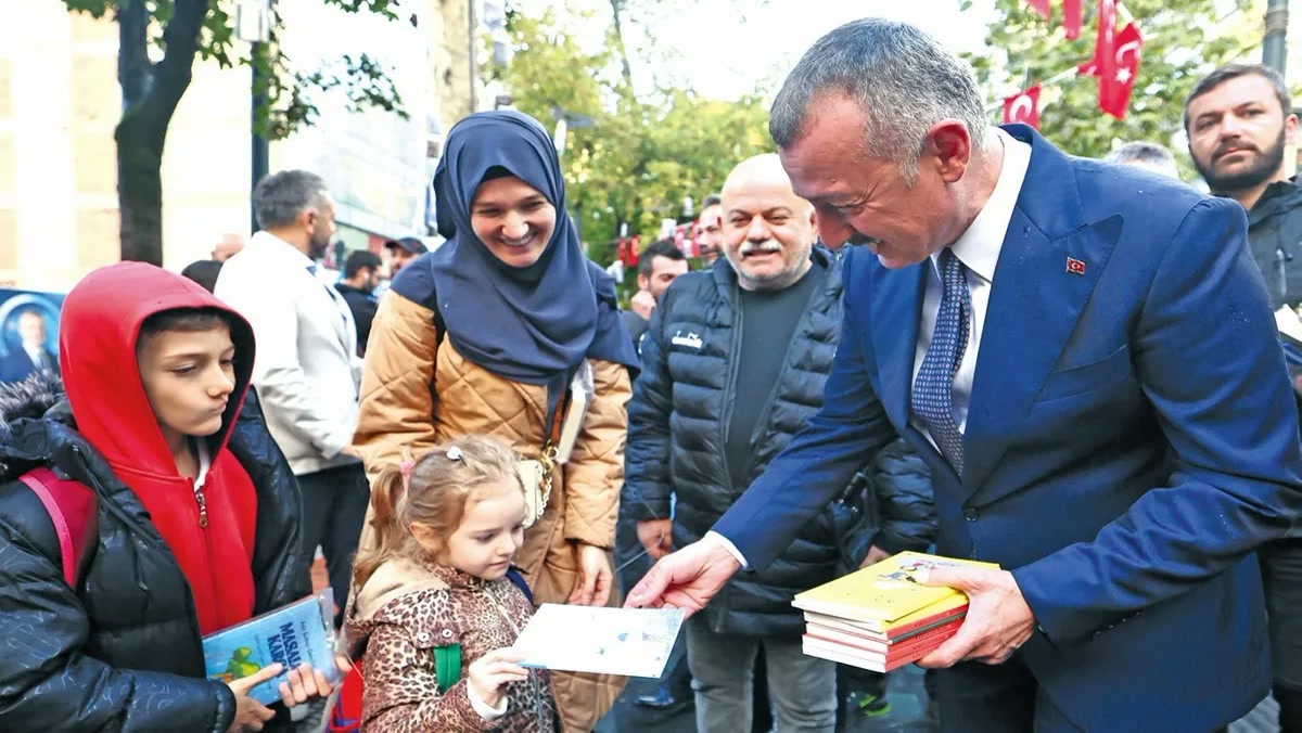 Kocaeli Kitap Fuarı'nda 515 yayınevi tezgâh açtı: Türkiye'nin en büyüğü denen fuarın 7 Ekim programında ne var