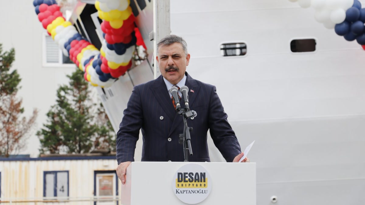 Kocaeli'de Malezya'nın 99 metrelik sahil güvenlik gemisi MPMS-1 denize indi; tersane başkanı ikinci gemi için 
