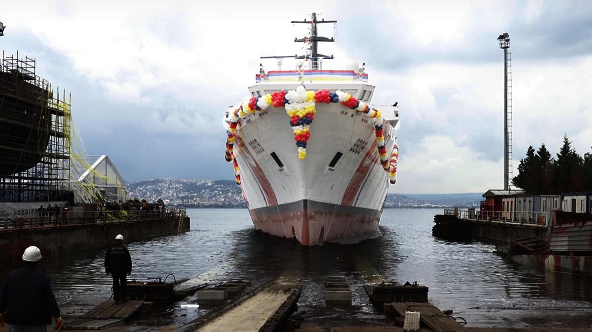 Kocaeli'de Malezya'nın 99 metrelik sahil güvenlik gemisi MPMS-1 denize indi; tersane başkanı ikinci gemi için 