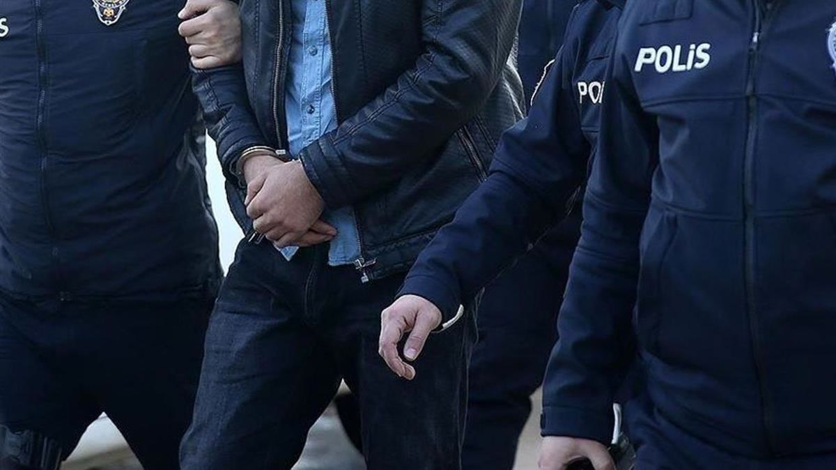 Konya'da FETÖ operasyonu: Emniyet 8 ilde askerî mahrem yapılanmanın peşine düştü, gözaltına alınan 20 kişiden 
