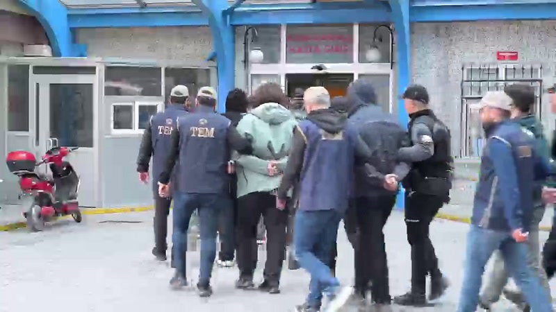 Konya'da FETÖ operasyonu: Emniyet 8 ilde askerî mahrem yapılanmanın peşine düştü, gözaltına alınan 20 kişiden 