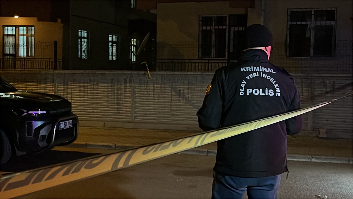 Konya'da boşanma aşamasındaki eşini evinde bulamayan adam, Yazır'da sokakta karşısına çıkınca öyle bir akşam y