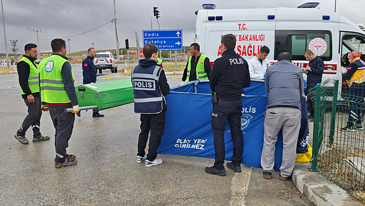 Kaza sonrası olay yerine gelen sağlık ve itfaiye ekipleri
